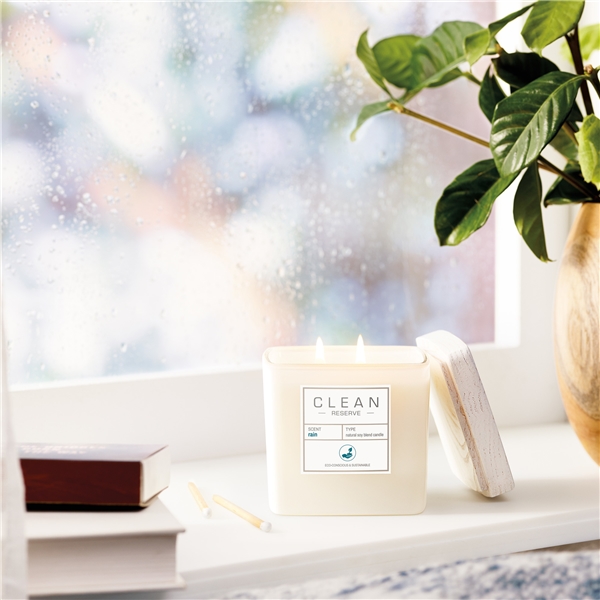 Clean Reserve Rain Scented Candle (Bilde 2 av 4)