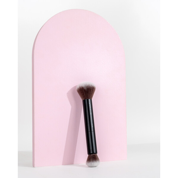 Brushworks No. 6 Double Ended Powder & Buff (Bilde 5 av 8)