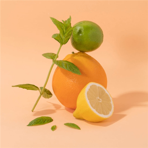 Hand & Body Lotion Sparkling Citrus (Bilde 4 av 5)