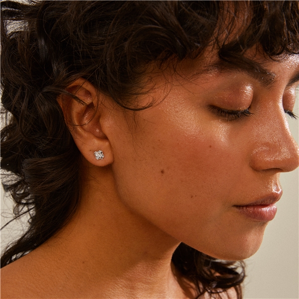 26241-6003 OCTAVIA Clover Earrings (Bilde 2 av 4)