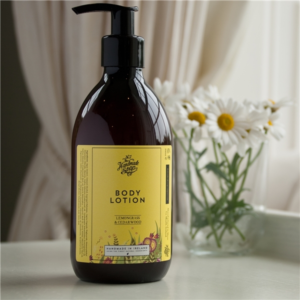 Body Lotion Lemongrass & Cedarwood (Bilde 3 av 3)