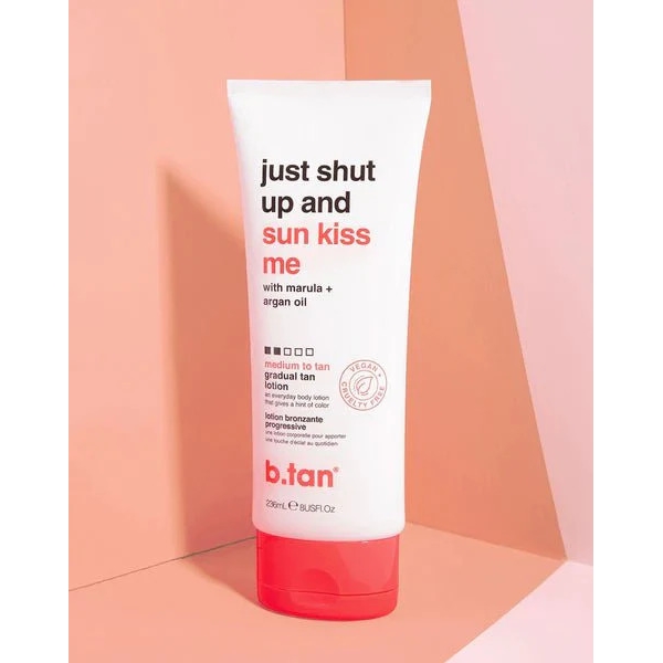 Just Shut Up & Sunkiss Me Gradual Tan Lotion (Bilde 2 av 3)