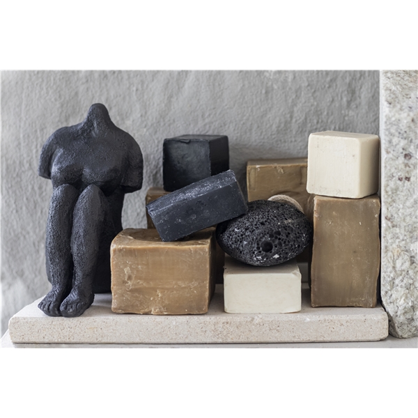 Art piece Sittende kvinne 14cm (Bilde 4 av 5)