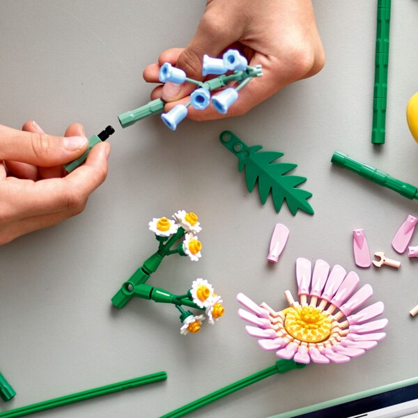 10347 LEGO Botanicals Liten Sommerbukett (Bilde 5 av 7)