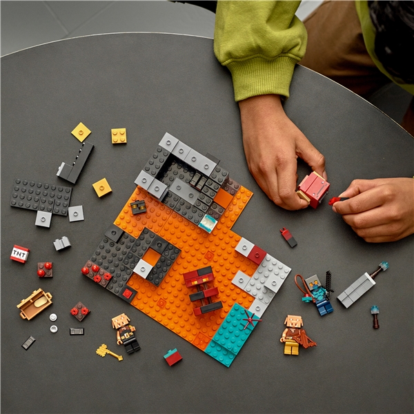 21185 LEGO Minecraft Nether-Bastionen (Bilde 4 av 6)