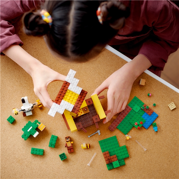 21241 LEGO Minecraft Birøkterens Hytte (Bilde 4 av 6)