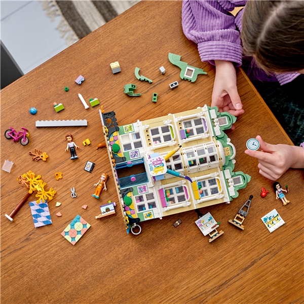 41711 LEGO Friends Emmas Kunstskole (Bilde 5 av 8)