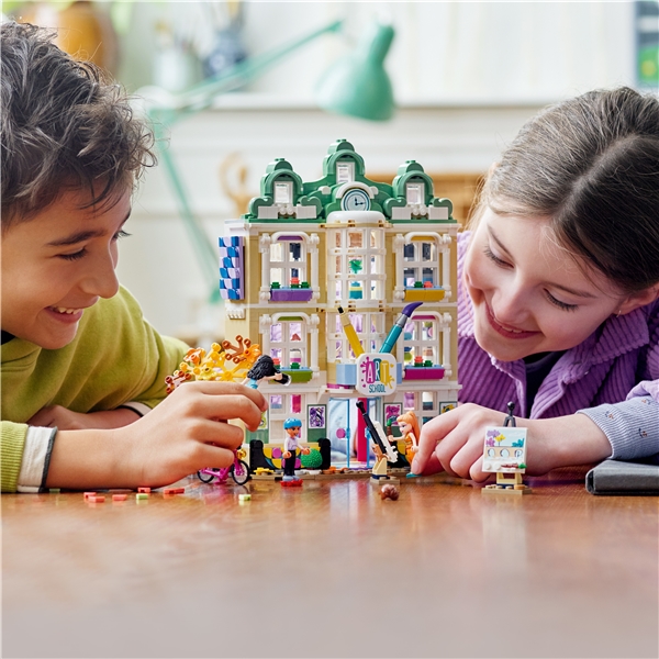 41711 LEGO Friends Emmas Kunstskole (Bilde 6 av 8)