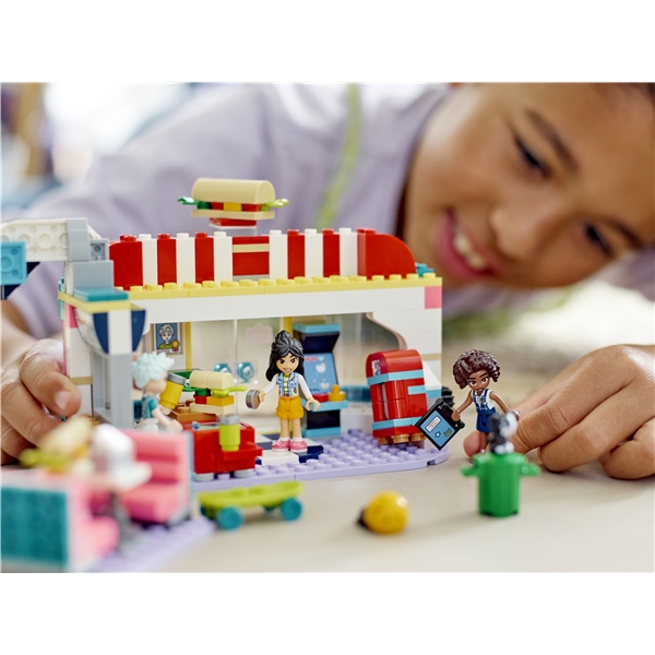 41728 LEGO Friends Diner i Centrum av Heartlake (Bilde 6 av 7)