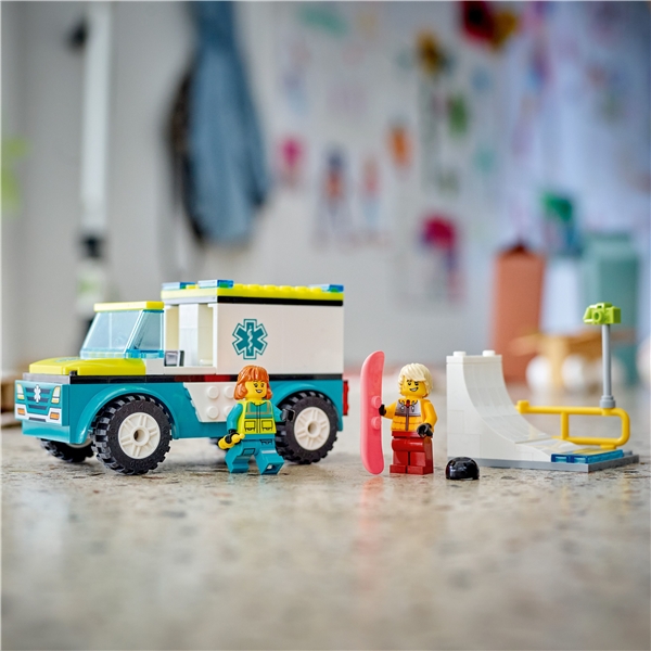 60403 LEGO City Ambulanse & Snøbrettkjører (Bilde 6 av 6)