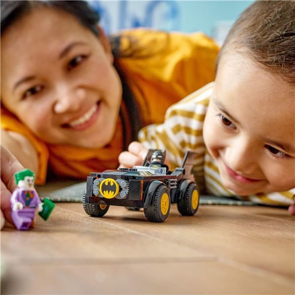 76264 LEGO Batmobil-Jakt: Batman mot Jokeren (Bilde 5 av 6)