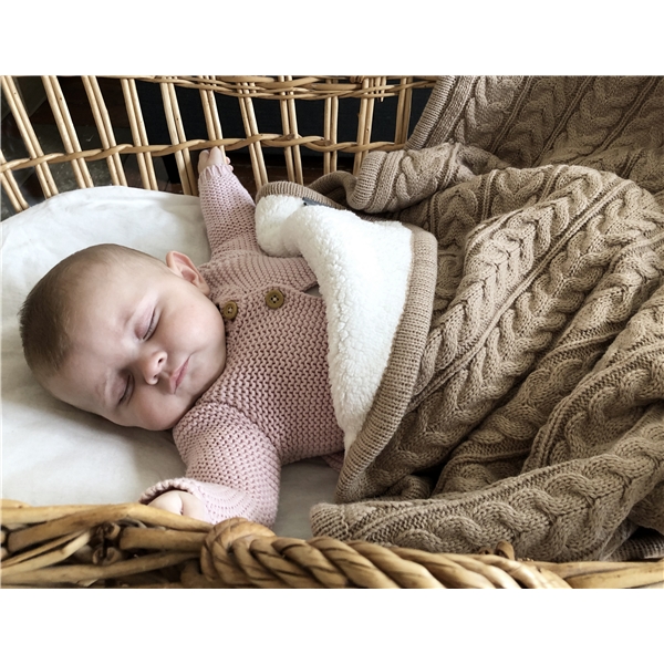 Vinter & Bloom Pledd Cuddly Almond Beige (Bilde 2 av 9)